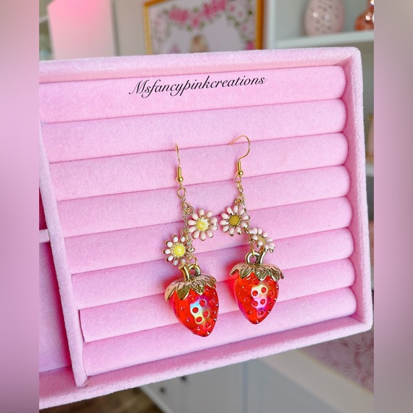 Handmade sterling silver strawberry earrings - Picture 1 of 3